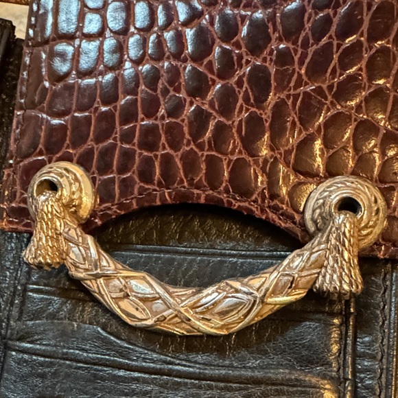 Crocodile Embossed Crossbody Bag - Picture 13 of 16